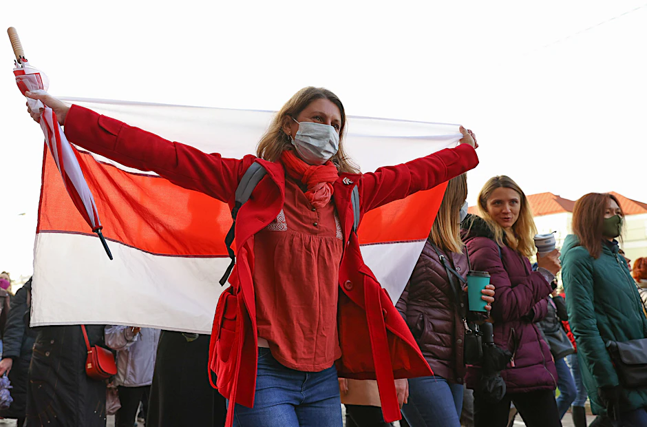 Bereits am Sonnabend gingen Tausende beim Marsch der Frauen gegen Machthaber Lukaschenko auf die Straße.