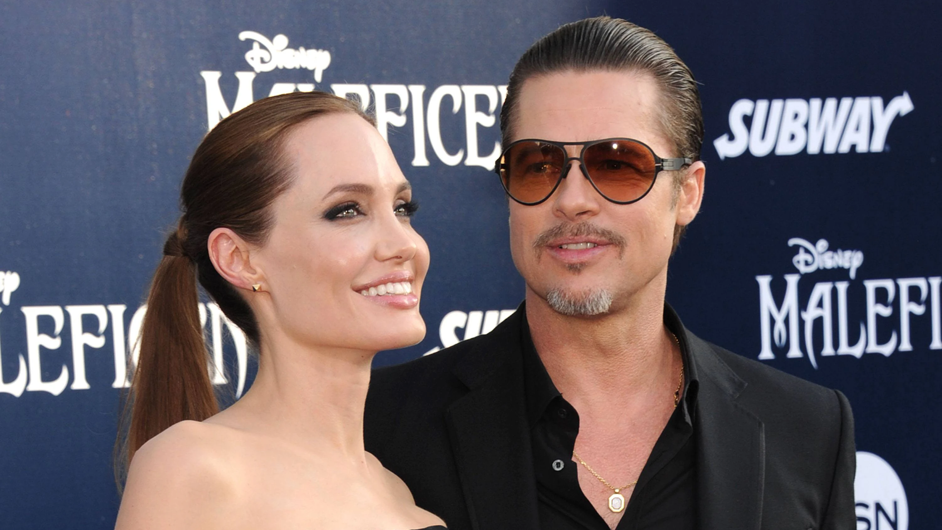 Eine Zeit lang eines der schillerndsten Paare Hollywoods, befinden sich Angelina Jolie und Brad Pitt mittlerweile in einem endlosen Rosenkrieg.&nbsp;