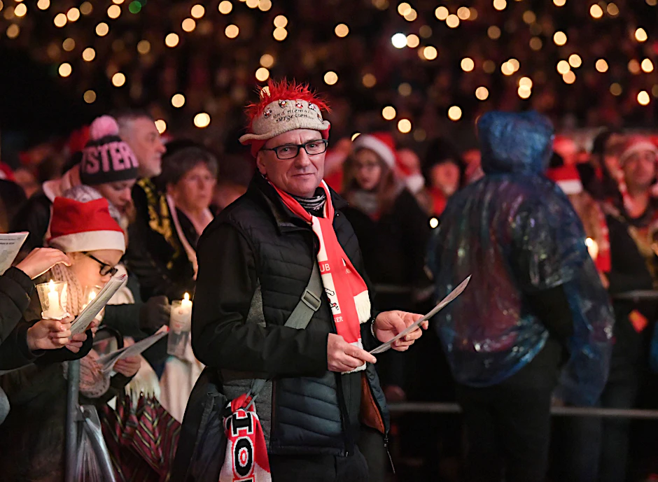 Torsten Eisenbeiser im Vorjahr bei der 17. Auflage des Weihnachtsingens. Nr. 18 könnte ins Wasser fallen.