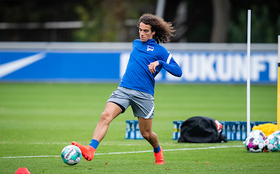Lockenkopf Matteo Guendouzi konnte endlich mit seinen Hertha-Kollegen gemeinsam trainieren.