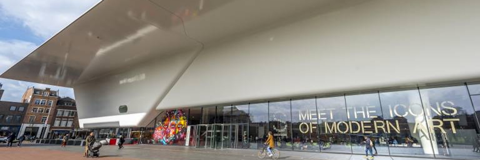 Ist die Stadt Amsterdam Eigentümerin des „Bild mit Häusern“ und hängt es rechtmäßig in diesem Stedelijk Museum für moderne Kunst?