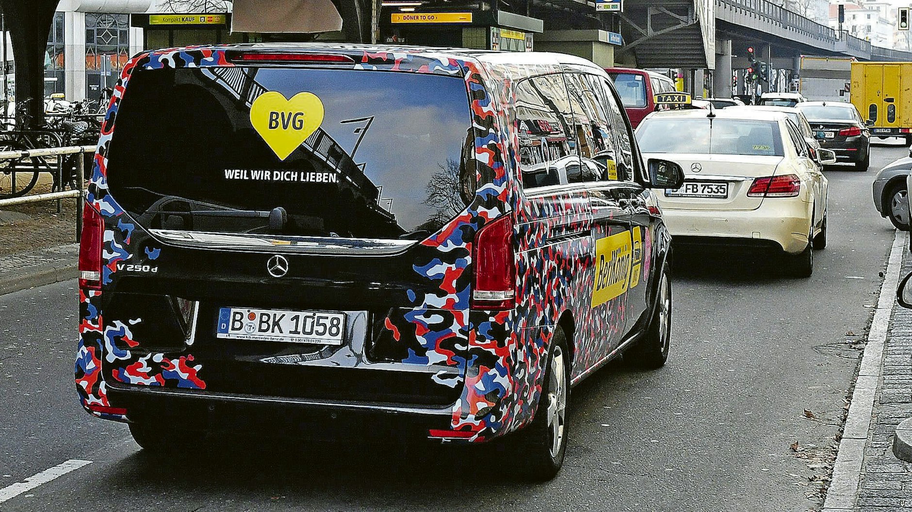 Ein Berlkönig unterwegs in der östlichen Berliner Innenstadt. 300 Fahrzeuge wurden genehmigt, Ende 2019 waren 185 im Einsatz.