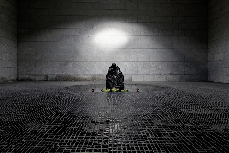 Die Pieta von Käthe Kollwitz in der&nbsp;Alten Wache.<br>