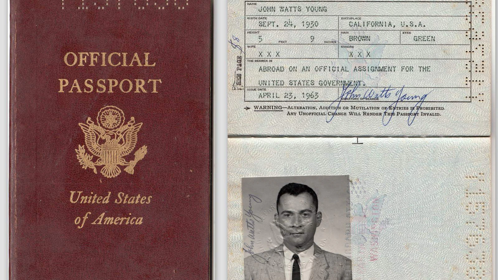 Der Pass von 1963. Er gehörte John W. Young, dienstältester Astronaut der NASA.&nbsp;