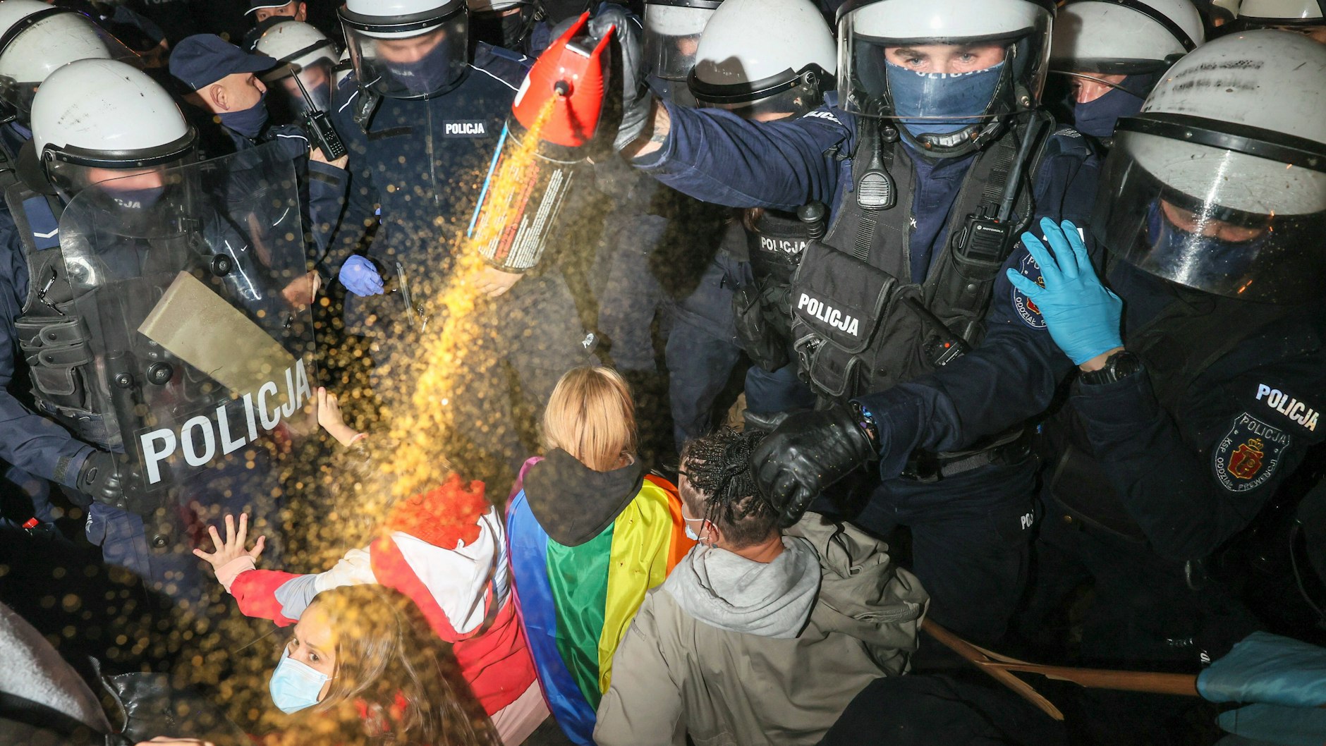Die polnische Polizei geht gegen die Protestierenden vor.