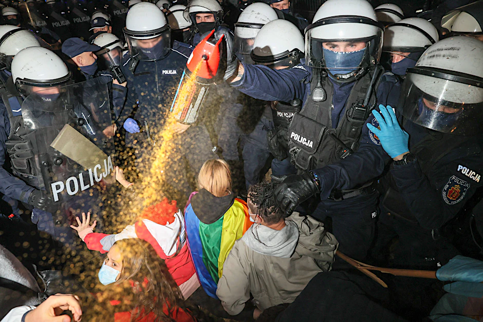 Die polnische Polizei geht gegen die Protestierenden vor.
