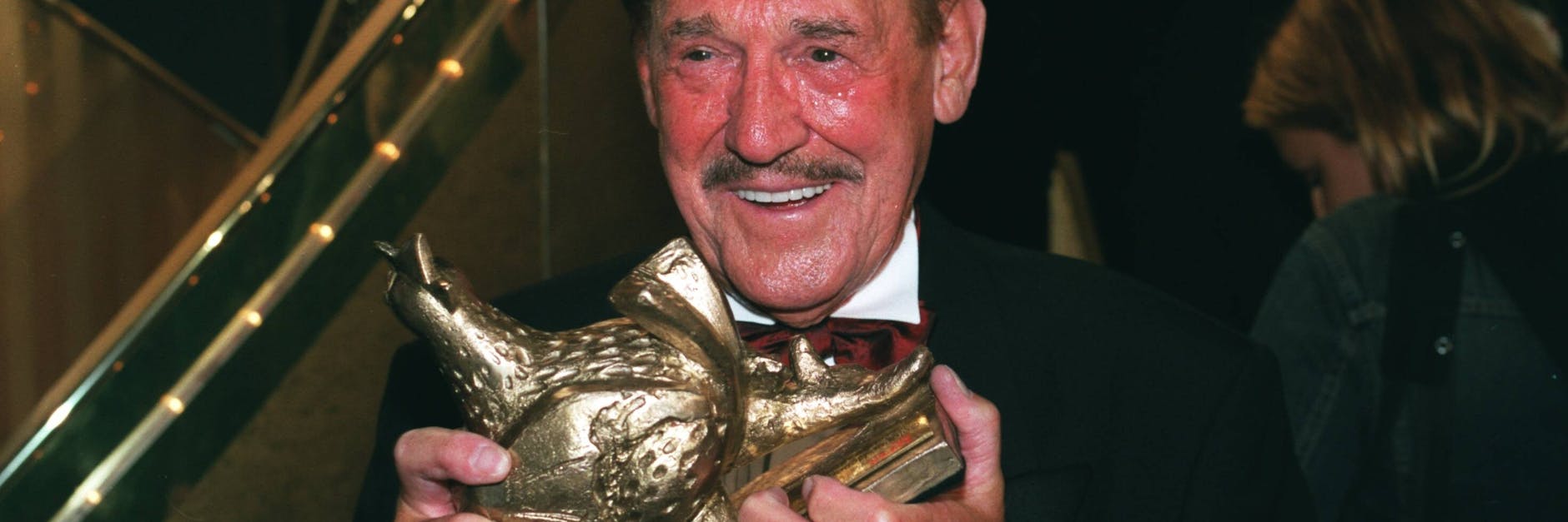 Das war 2002 in Berlin, als Herbert Köfer seine erste Goldene Henne für sein Lebenswerk verliehen bekam.