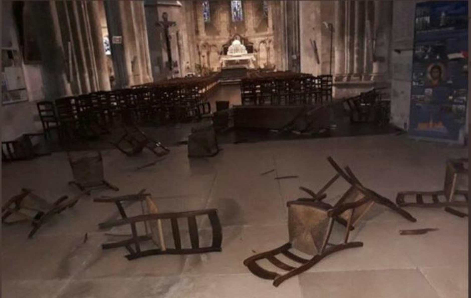 Blick in die Basilika Notre-Dame direkt nach der Tat.&nbsp;