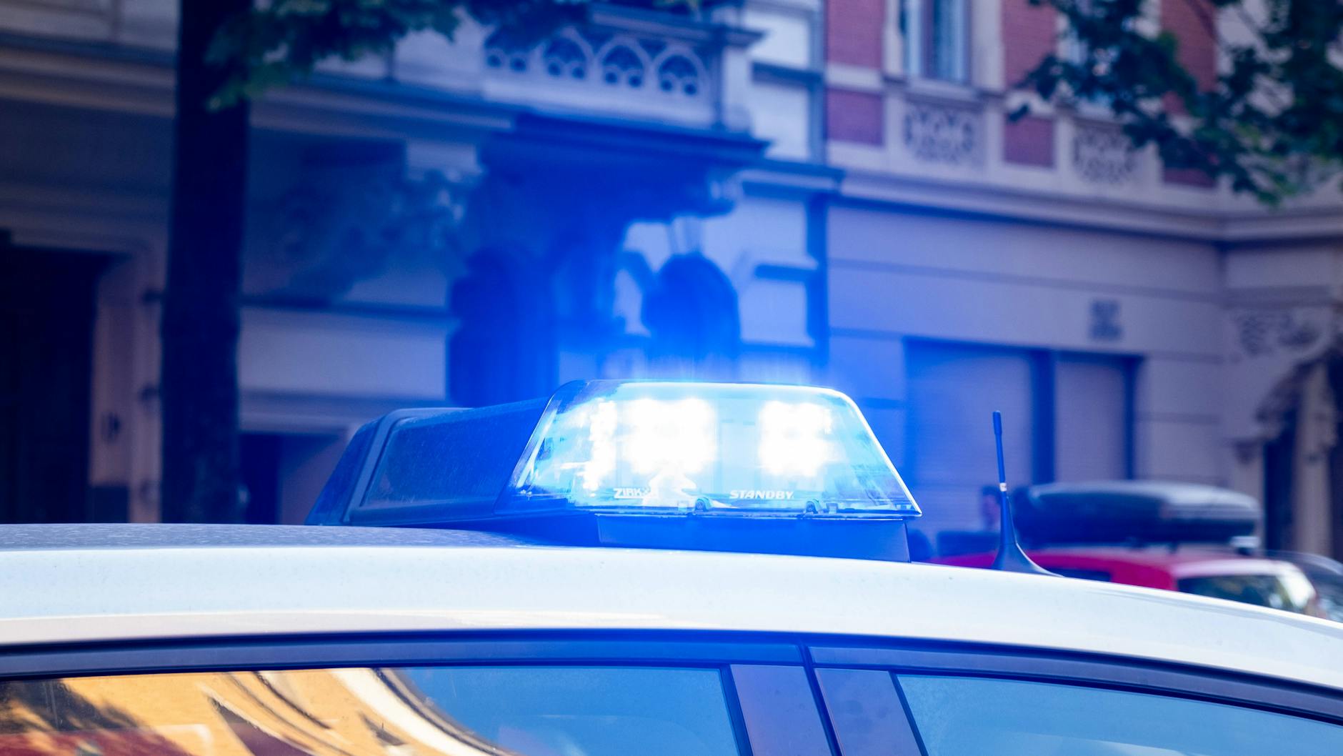 Blaulicht eines Streifenwagens der Berliner Polizei. 