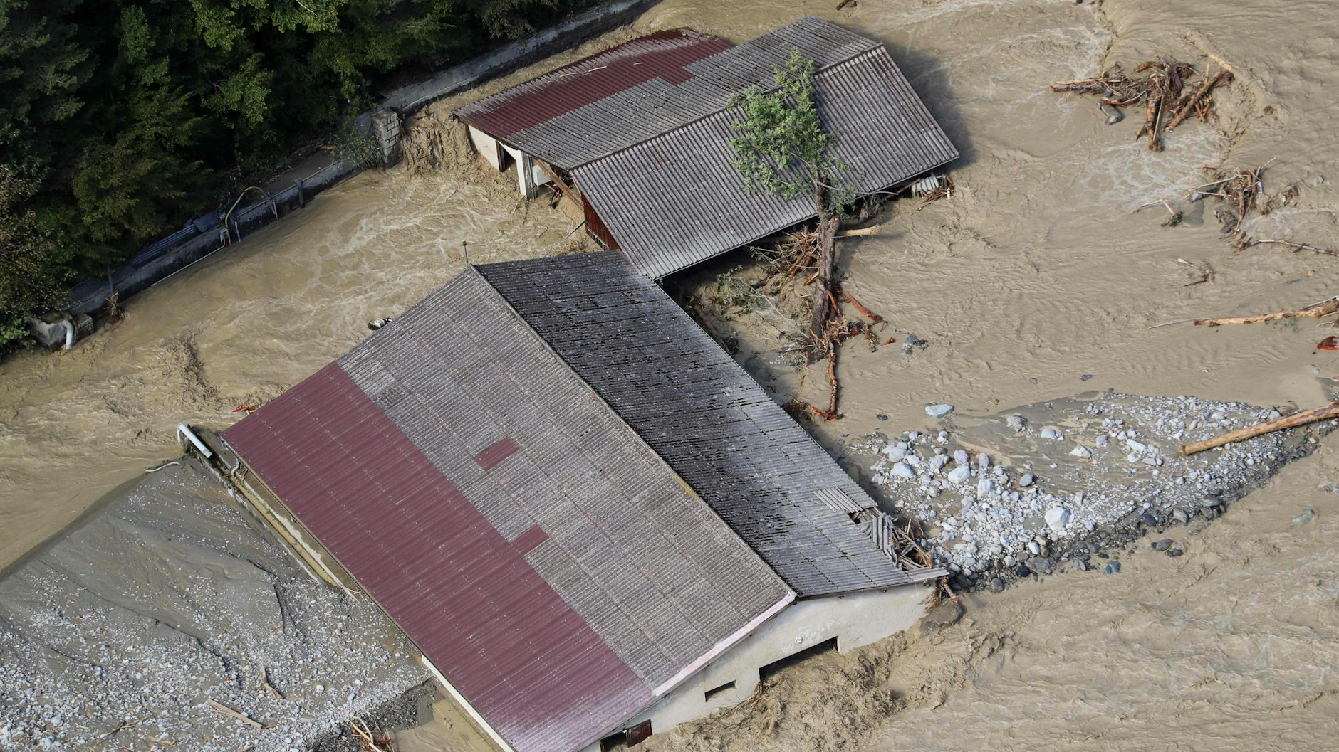 Auch im südfranzösischen Roquebilliere wurden Häuser weggespült.