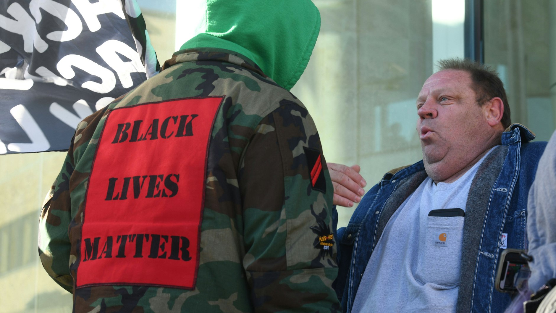 Zusammentreffen von Demonstranten in Waukegan, Illinois.