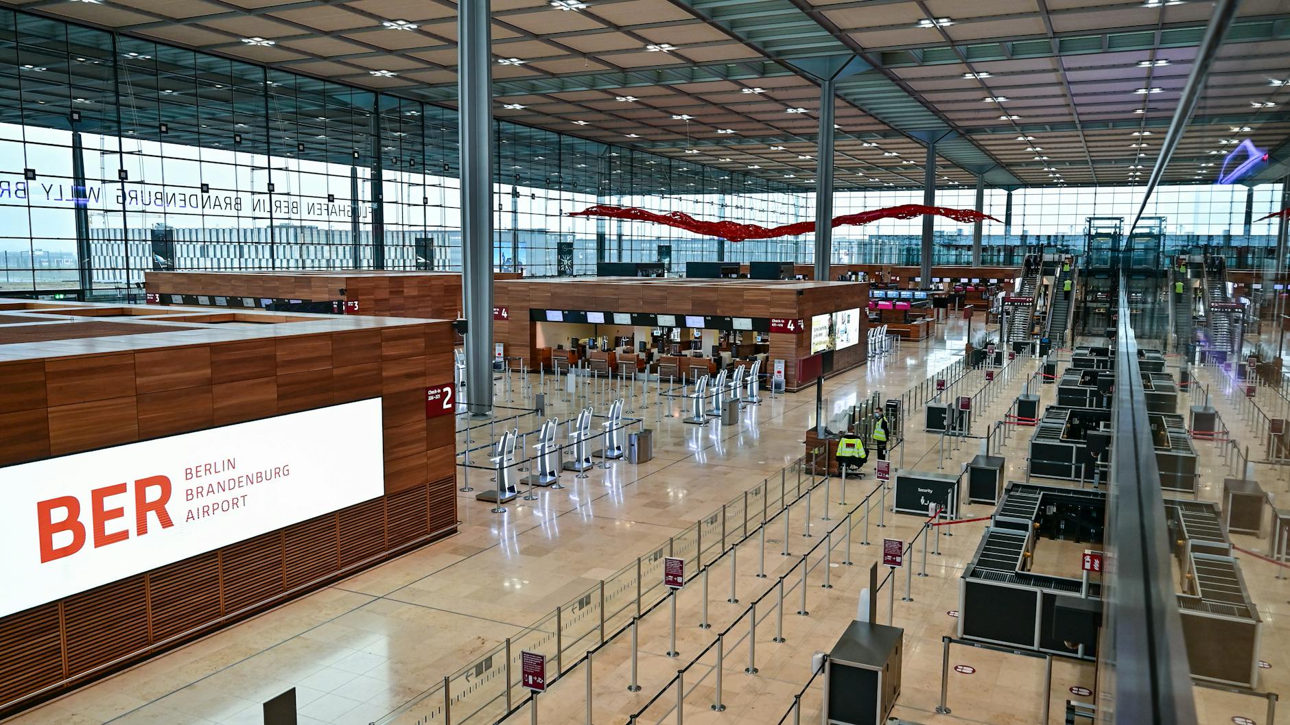 Groß genug oder nicht? Die Abflughalle in Terminal 1. Dort können die Fluggäste einchecken.