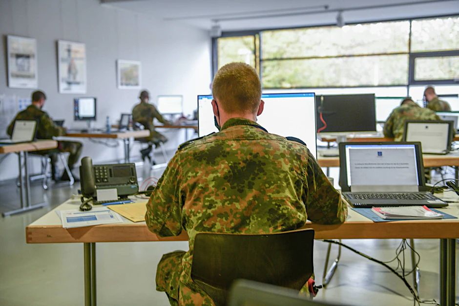 Die Bundeswehr hilft einem Gesundheitsamt in Baden-Württemberg bei der Corona-Nachverfolgung.