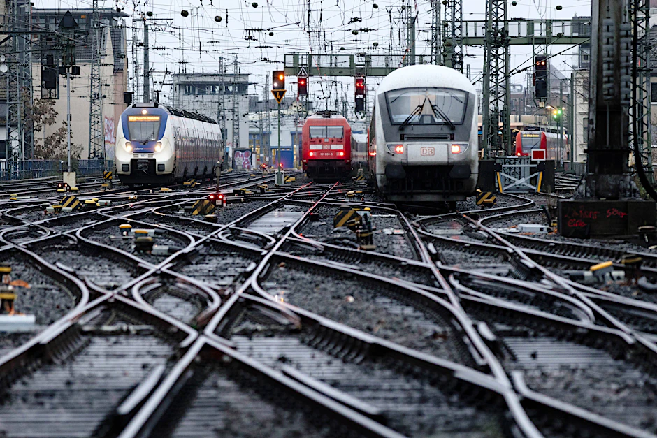 Die Bahn will ihren Fahrbetrieb ohne Einschränkungen aufrechterhalten.