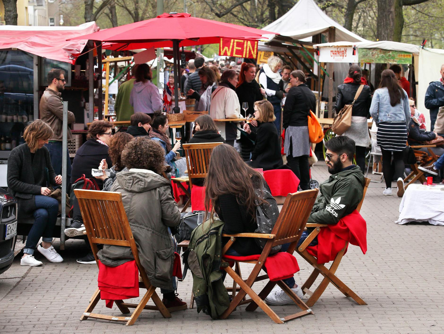 Auf dem Wochenmarkt am Maybachufer in Neukölln.