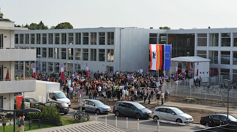 Die Integrierte Sekundarschule Mahlsdorf wurde 2019 als erstes Projekt der Schulbauoffensive fertig. Verspätet und mit Baumängeln.&nbsp;<br><br><br>