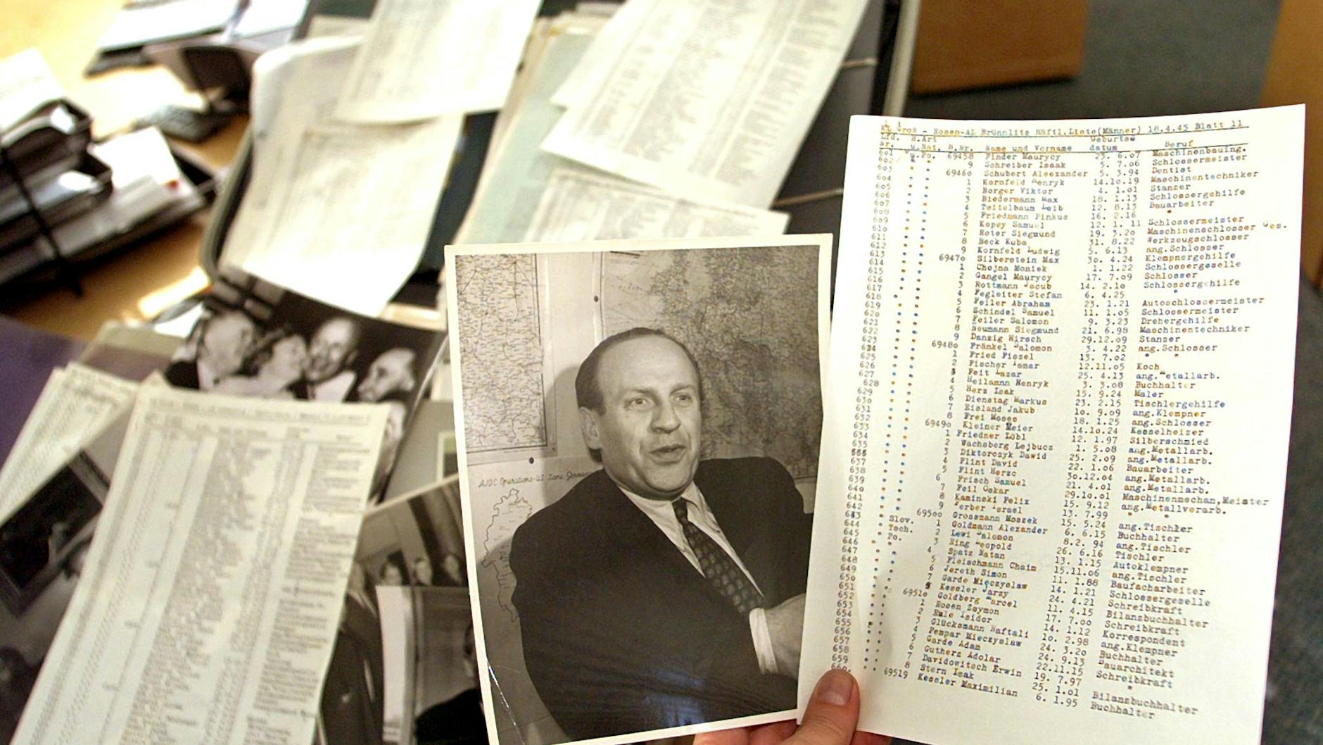 Der umfangreiche schriftliche Nachlass des deutschen Fabrikanten Oskar Schindler, der in der Nazizeit rund 1200 Zwangsarbeiter vor dem Tod im Konzentrationslager rettete.