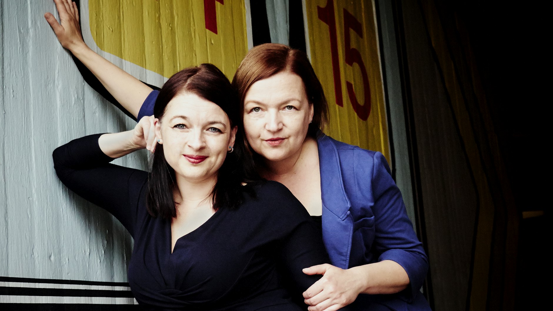 Die Autorinnen Julia und Evelyn Csabai.&nbsp;