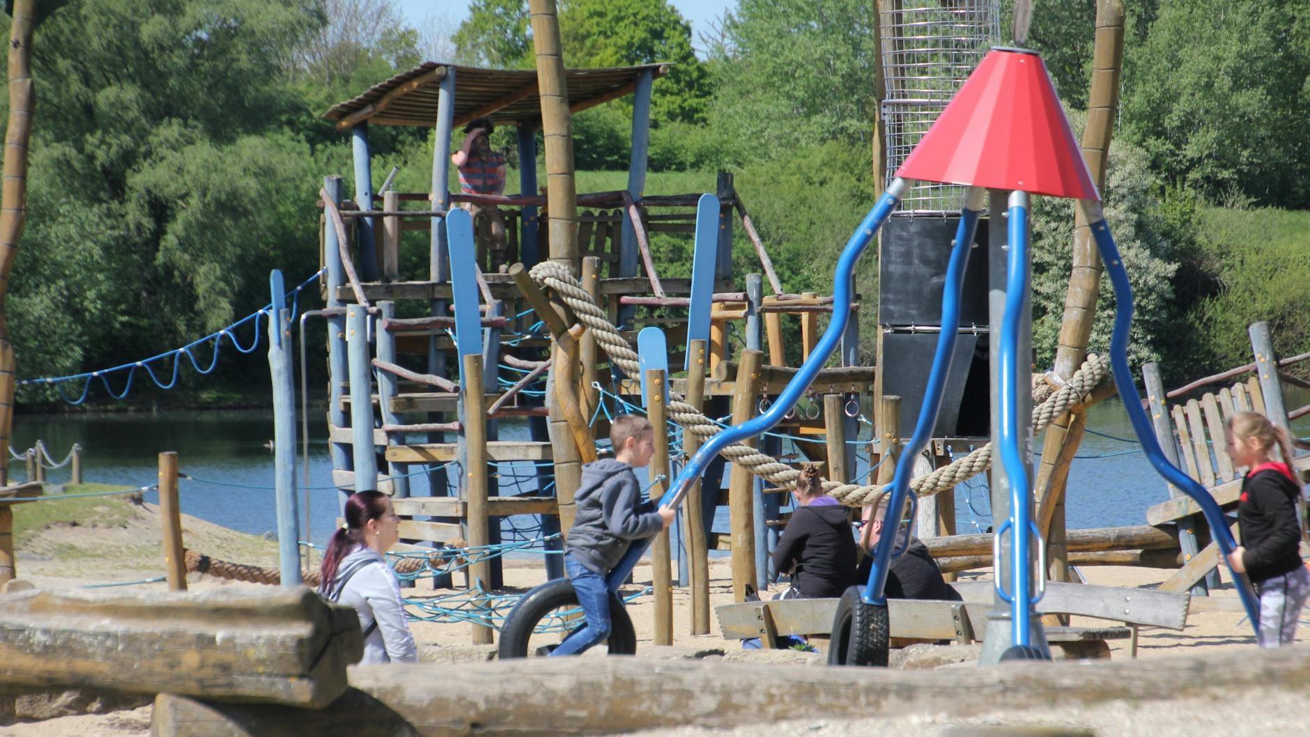 Die Errichtung von Spielplätzen ist häufig Teil städtebaulicher Verträge. Deren Einhaltung wird von Berlins Verwaltungen schlecht überwacht, bemängelt der Landesrechnungshof.