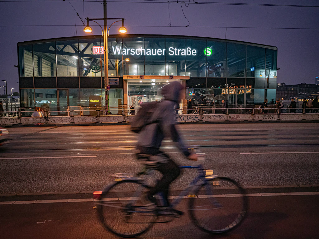 Schlimmer als der BER: Warum der S-Bahnhof Warschauer Straße eine Dauerbaustelle bleibt
