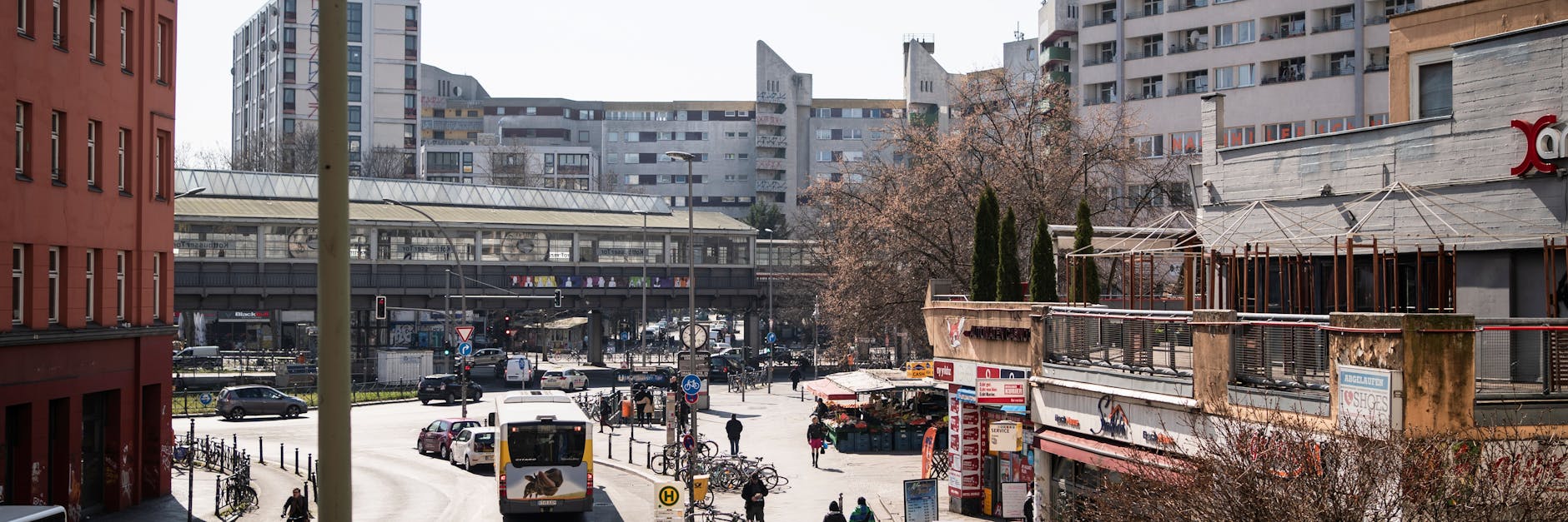 Das Kottbusser Tor im März diesen Jahres. Der Krimi-Hotspot bleibt auch in der Pandemie unverändert.<br>