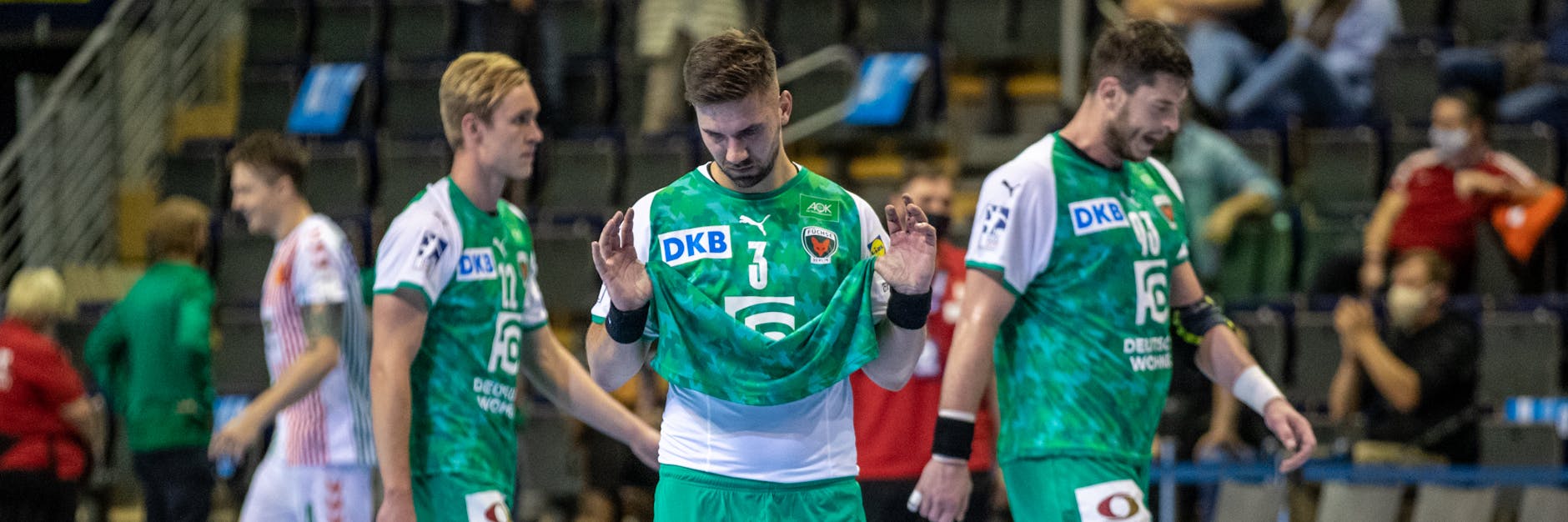 Auch Rückkehrer Fabian Wiede (M.) kann das Debakel nicht verhindern.