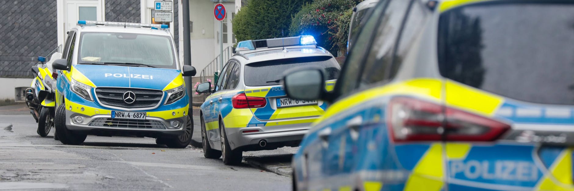 Ein Jugendlicher wollte offenbar eine Bombe bauen, konnte aber von der Polizei gestoppt werden. (Symbolbild)