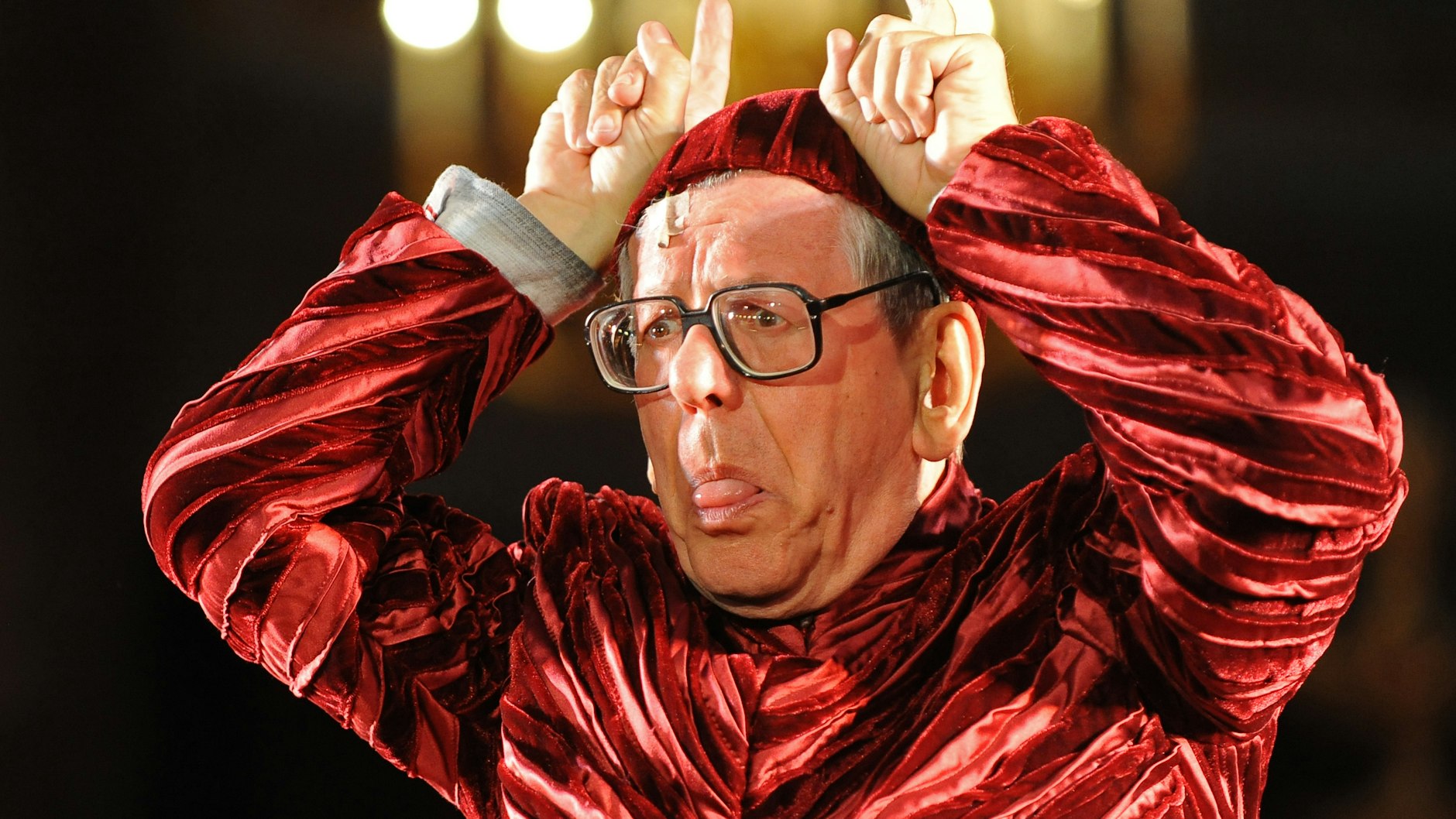 Der Entertainer Herbert Feuerstein als Teufel spielt für das Theaterstück „Jedermann“ im Berliner Dom