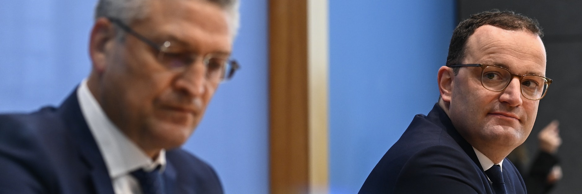 Gesundheitsminister Jens Spahn (rechts) und Lothar Wieler vom RKI.