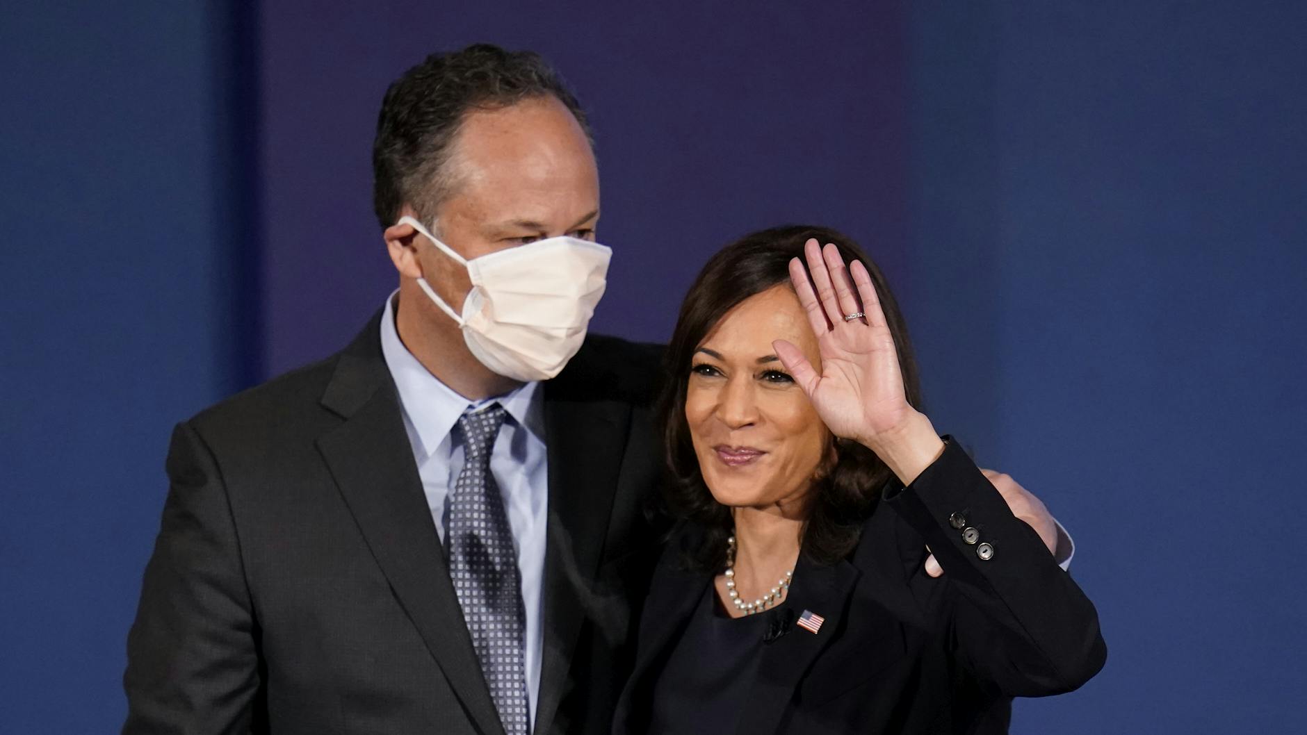 Kamala Harris kam mit ihrem Mann Douglas Emhoff zur TV-Debatte. 