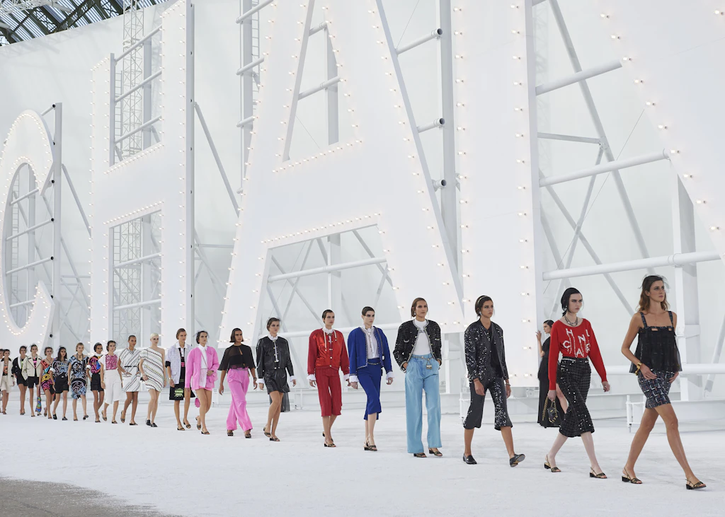 The Show Must Go On: Mode als kreativer Fluchtort