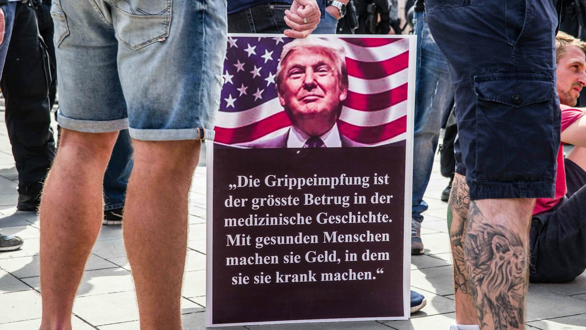 In der Zwangsvorstellung einer Weltverschwörung wird jeder sachliche Einspruch zum Beleg der Universalität der Bedrohung. Donald Trump füttert den Wahn.