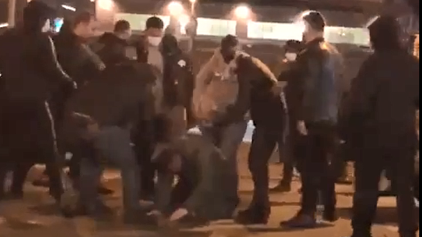Footage from witnesses showed up to 30 people fighting with knives and furniture in Neukölln.