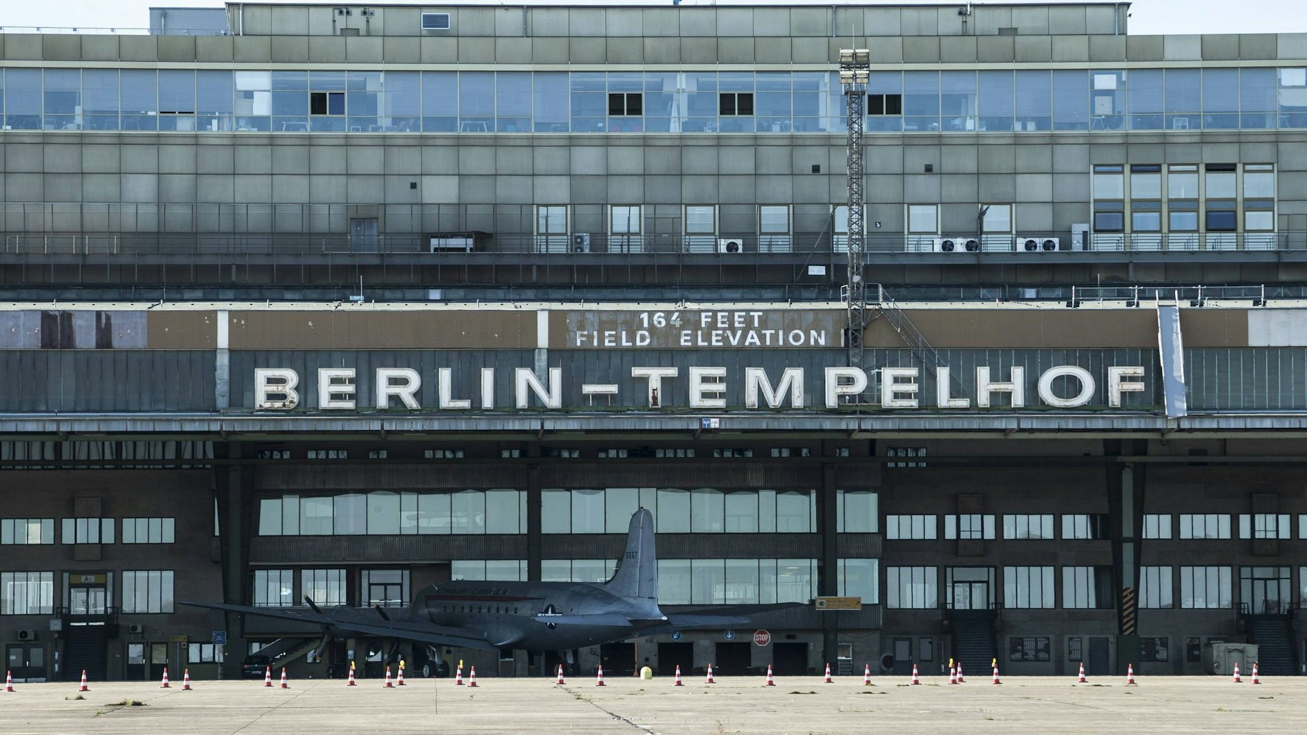 Auch ein leerstehender Hangar auf dem einstigen Flughafen Tempelhof käme als Impfzentrum infrage.