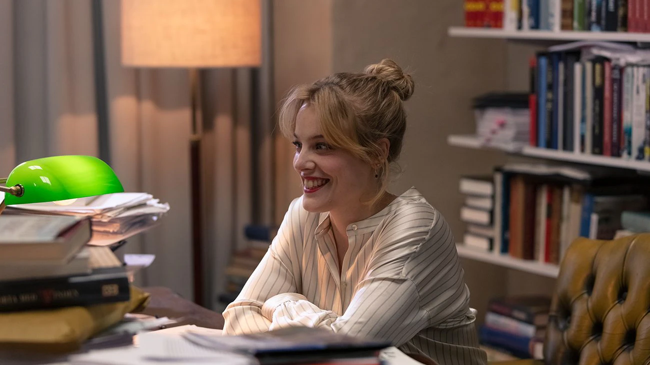 Ida Engvoll spielt die Beraterin Sofie in der schwedischen Netflix-Serie „Liebe und Anarchie“.