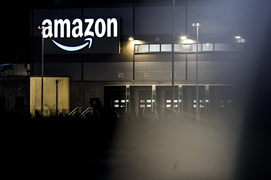 Sortierzentrum vom Onlineversandhaendler Amazon Logistics in Schoenefeld