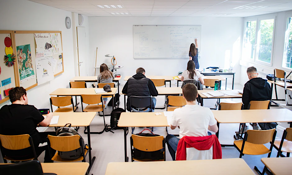 Der Lehrerverband beklagt „Salami-Lockdown“ von Schulen in der Corona-Pandemie.
