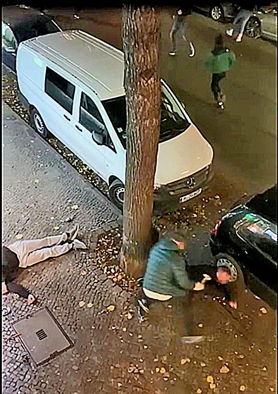 Auslöser der Schlägereien soll ein Angriff von Tschetschenen auf einen Spätkauf in Neukölln gewesen sein. Die Angreifer hatten auch Hämmer dabei.