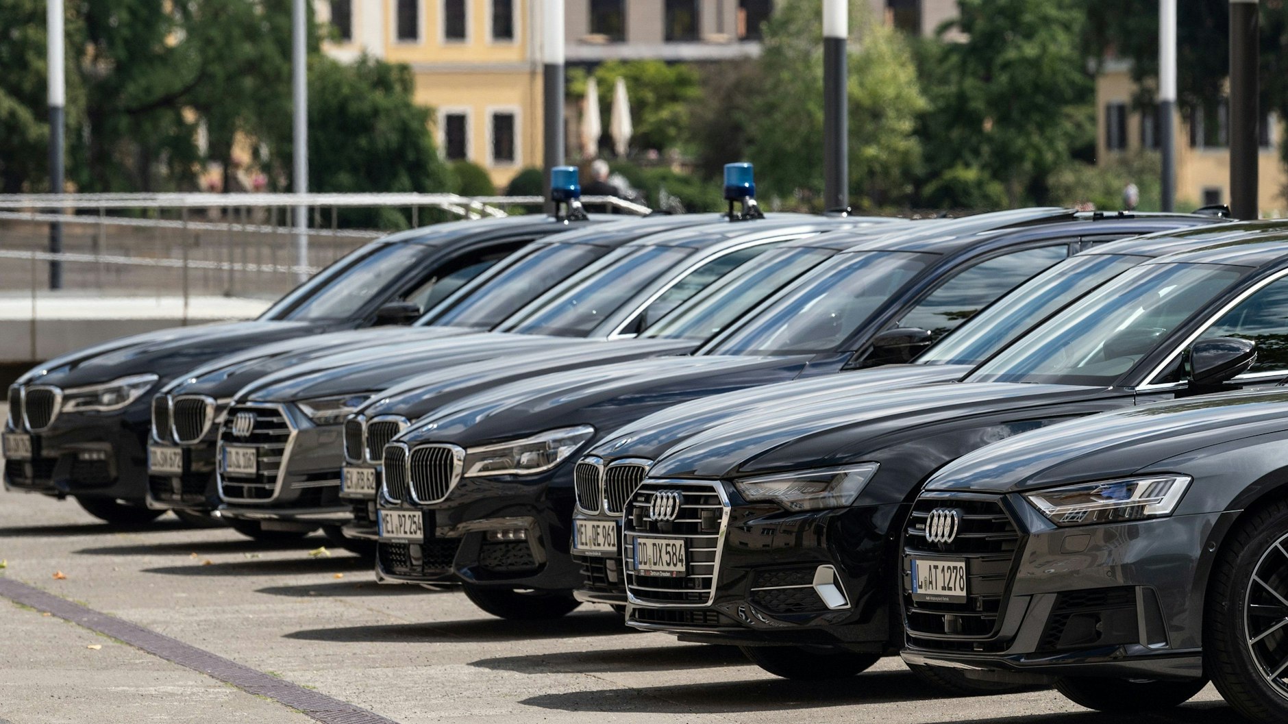 Die Dienstfahrzeuge deutscher Spitzenpolitiker stoßen noch immer zu viel Co2 aus.&nbsp;