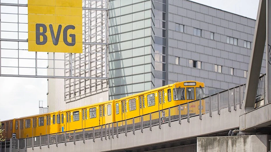 Die Berliner Verkehrsbetriebe sind mit über 14.000 Beschäftigten das größte landeseigene Unternehmen Berlins.