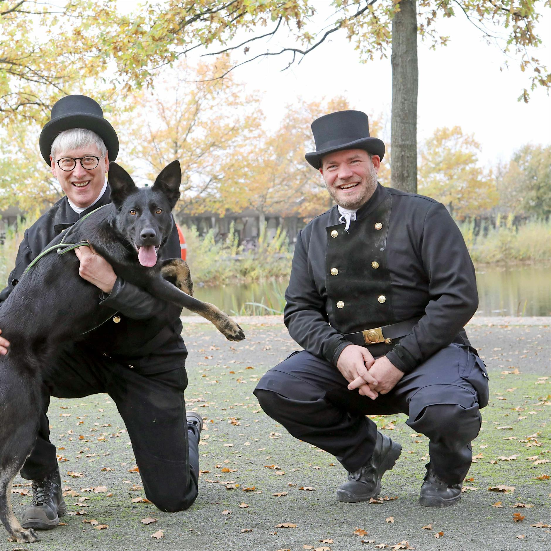 Berlins Schornsteinfeger polieren jetzt das Image schwarzer Hunde und Katzen auf
