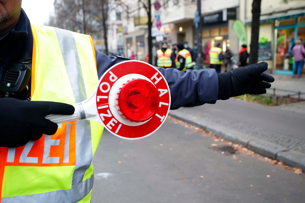 Berliner Polizei bezeichnet alte Fahrräder als „Bahnhofsschlampen“