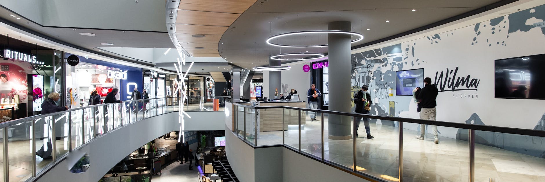 Noch sind Shopping-Center wie die Wilmersdorfer Arcaden (WILMA) geöffnet – müssen sie wegen steigender Corona-Infektionszahlen im Vorweihnachtsgeschäft schließen?<br>