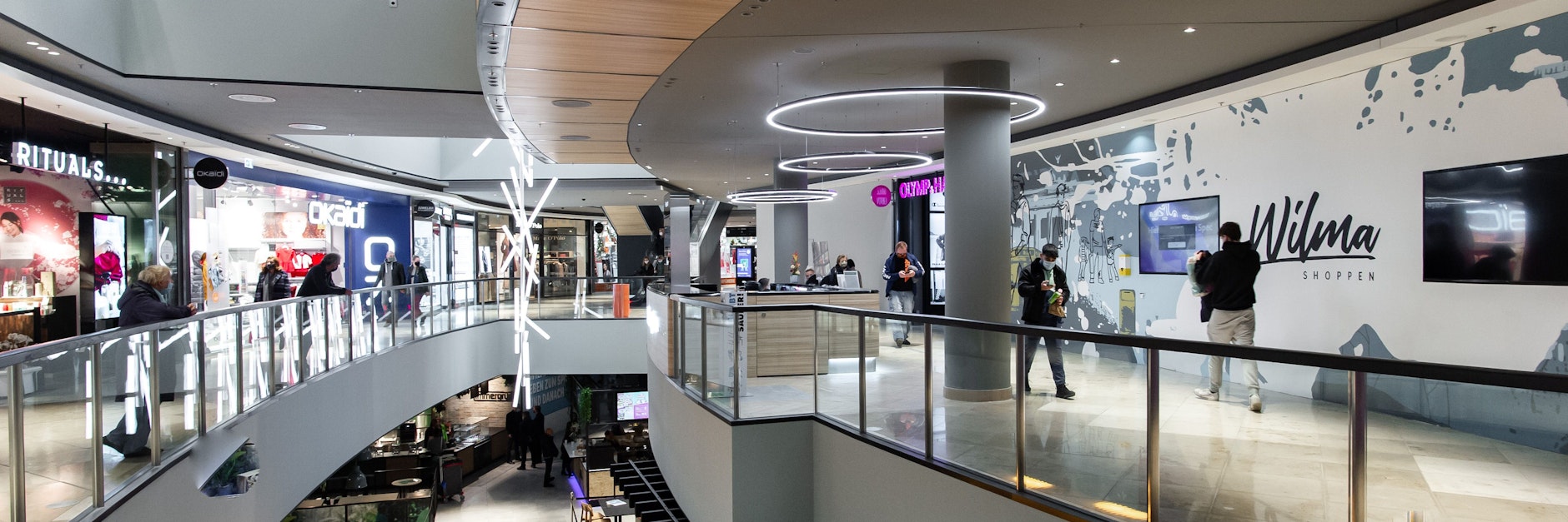 Noch sind Shopping-Center wie die Wilmersdorfer Arcaden (WILMA) geöffnet – müssen sie wegen steigender Corona-Infektionszahlen im Vorweihnachtsgeschäft schließen?<br>