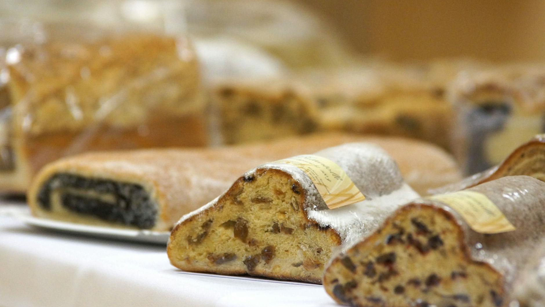 Mut zum Experiment: Wer einen richtig leckeren Stollen haben möchte, tut einfach das hinein, was ihm am besten schmeckt. Es muss nicht immer Rosine und Mandel sein.