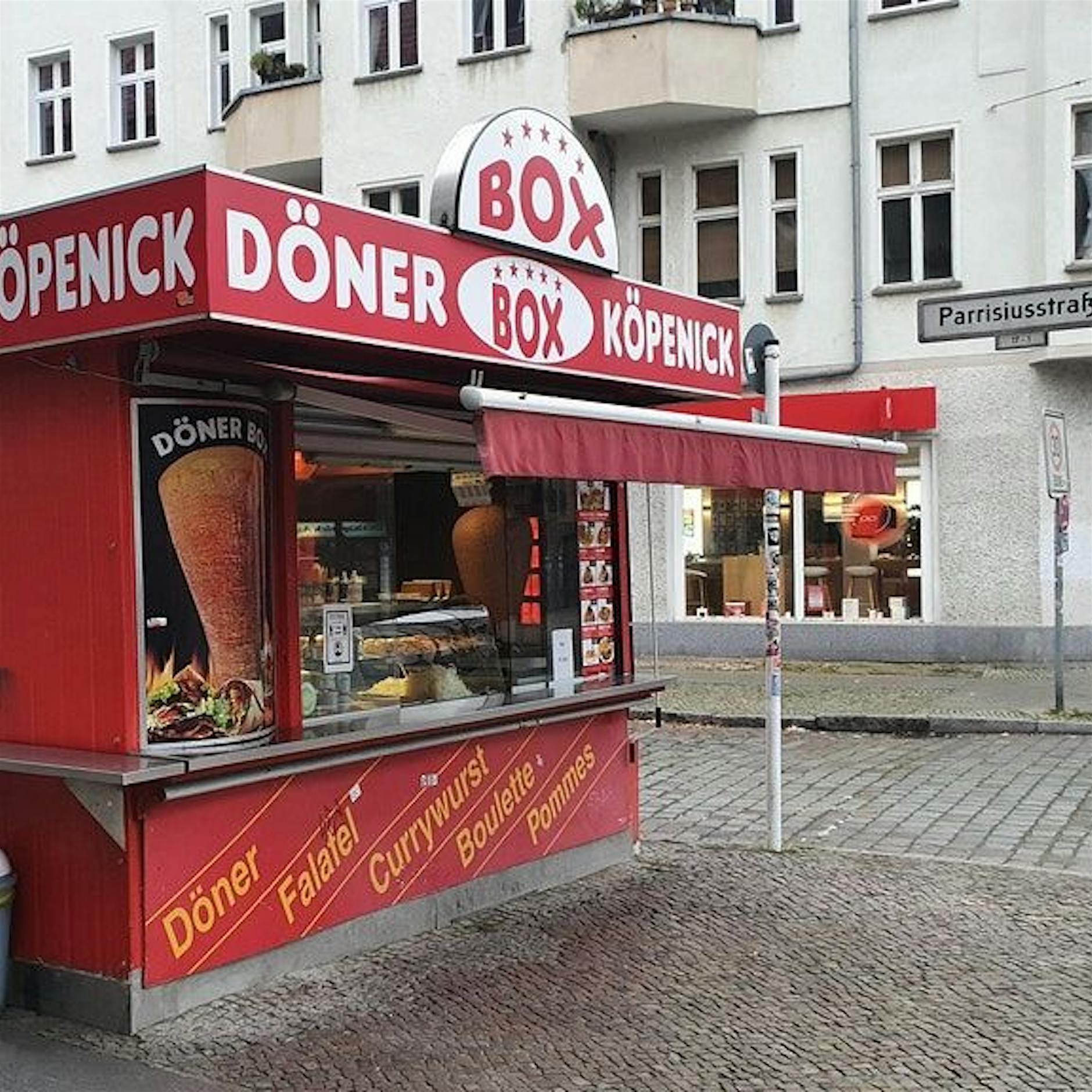 „Een Dööna bitte, mit allet“ – eine unverwüstliche Bude in Köpenick