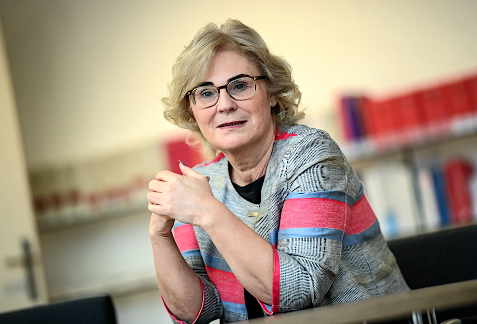 Christine Lambrecht (SPD) kann sich vorstellen, künftig wieder als Anwältin zu arbeiten.