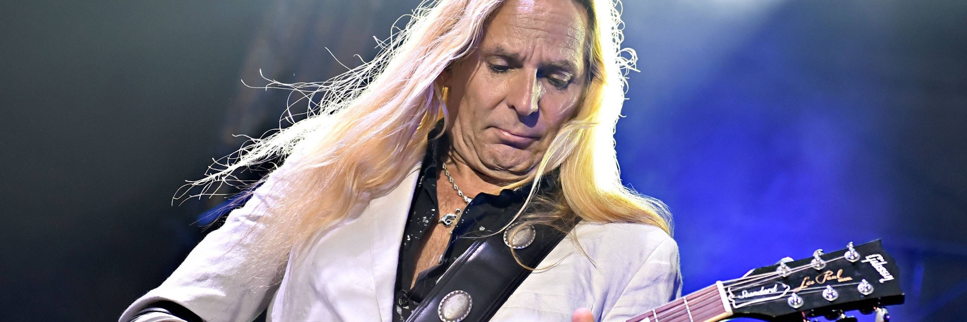 Silly-Gitarrist Uwe Hassbecker: Seit 1986 spielt er in der Band, nun wird er 60 Jahre alt.