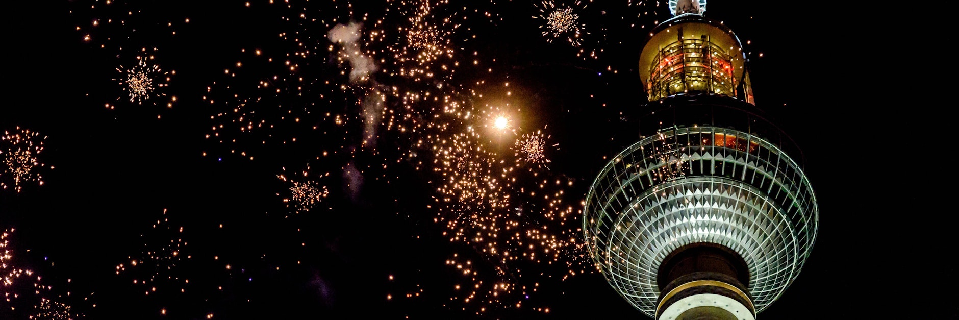 Feuerwerk vor dem Berliner Fernsehturm.