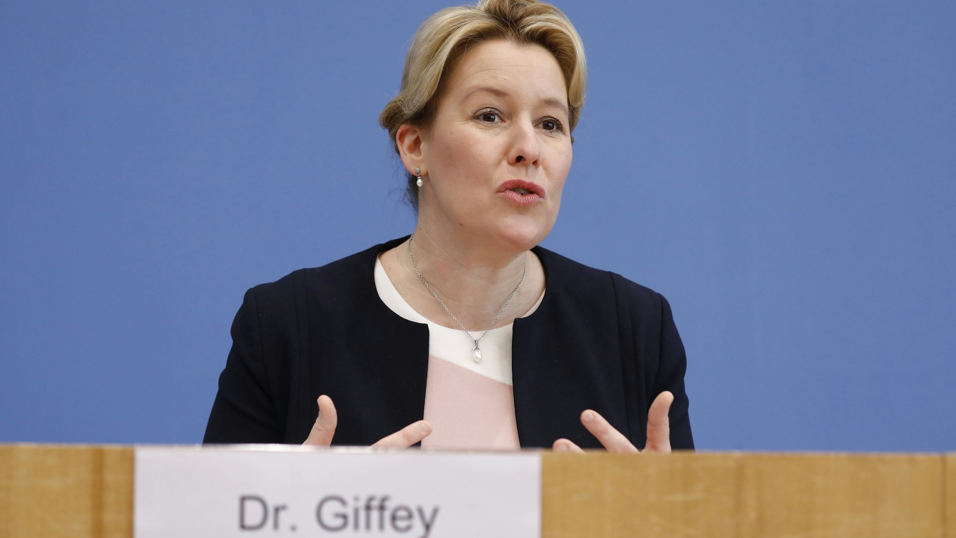 Franziska Giffey am Freitag in der Bundespressekonferenz